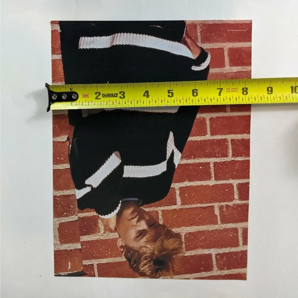 LEONARDO DiCAPRIO Posing Magazine Pinup Clipping